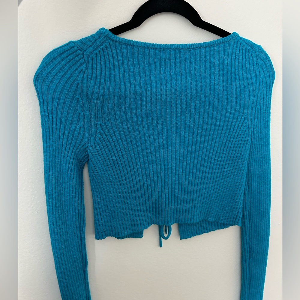 h:ours Revolve Lua Cropped Keyhole Sweater blue - Picture 7 of 7